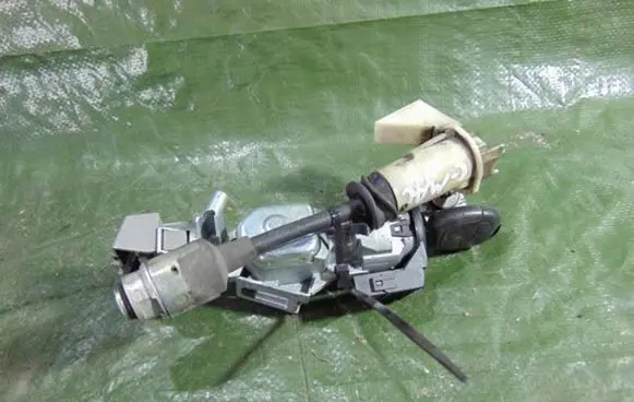 Ford Focus C-MAX Ignition lock contact 