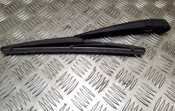 Toyota RAV 4 (XA20) Rear wiper blade arm