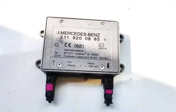 Mercedes-Benz C W203 Antenna control unit 2118200885
