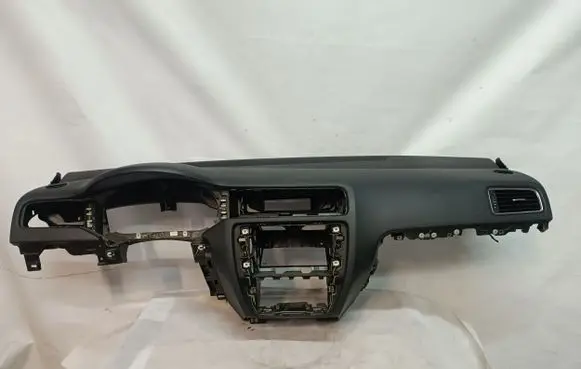 Volkswagen Jetta VI Dashboard 5C7857002