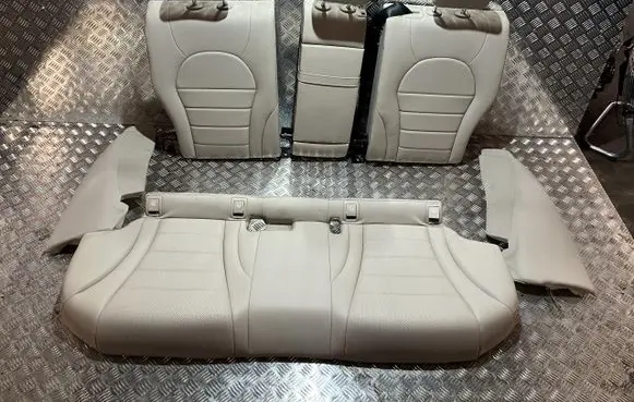 Mercedes-Benz C W205 Second row seats TM26609