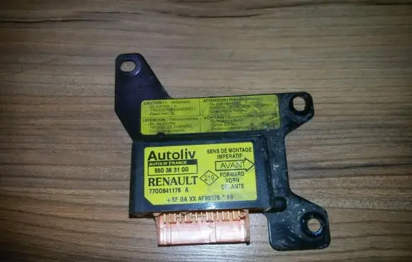 Renault Megane I Airbag control unit/module 7700841176a 550383100