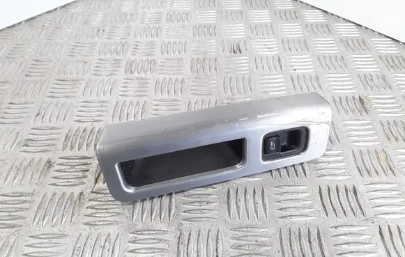 Volvo V50 Electric window control switch 8663819