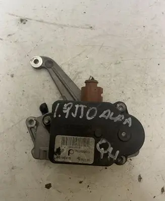 Opel Zafira B Intake manifold valve actuator/motor 55199915