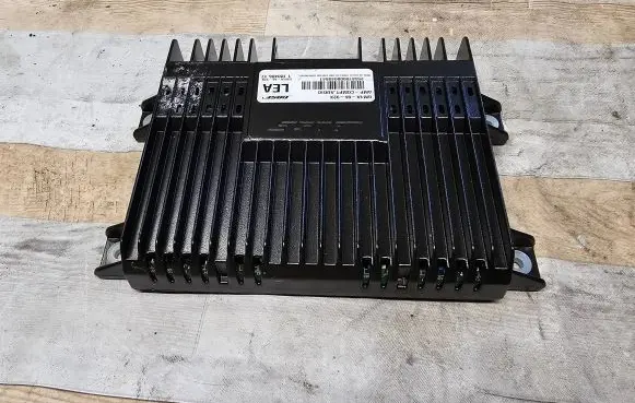 Mazda 6 Sound amplifier GM1A6692X 112040617 255870008048641