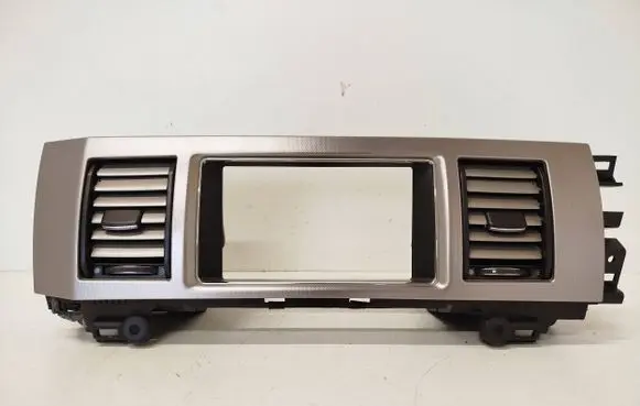 Jaguar XF X250 Dash center air vent grill 8X2319K617BH 0AD9 06620