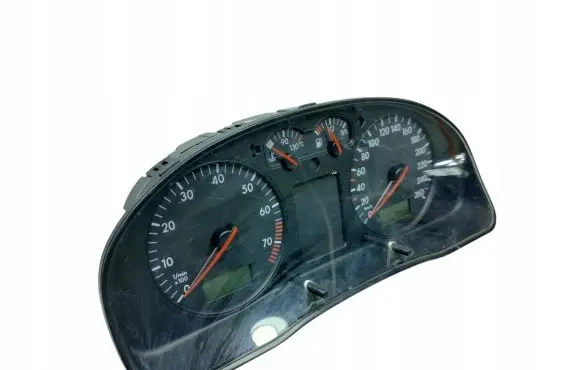 Volkswagen PASSAT B5 Speedometer (instrument cluster) 3B1919880X