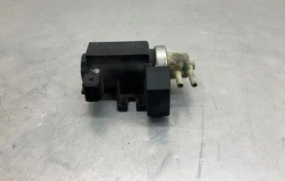 BMW 5 E60 E61 Turbo solenoid valve 7548706