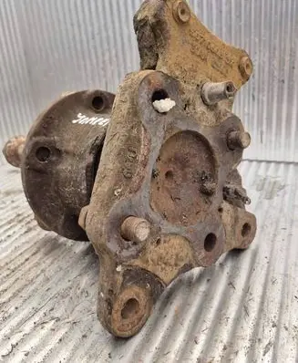 Rear wheel hub