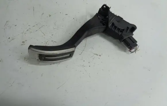 Volkswagen Golf VII Accelerator throttle pedal 5Q1723503F 6PV01062101