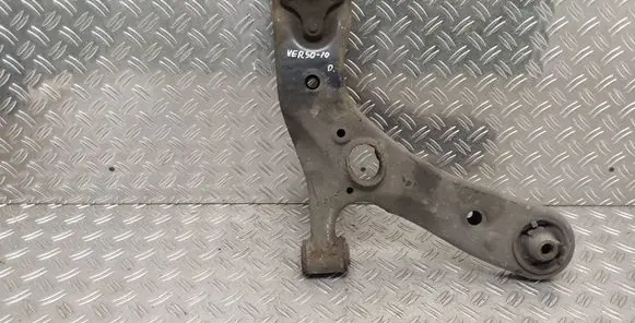 Toyota Verso Front lower control arm/wishbone