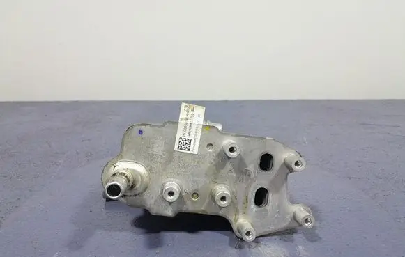 BMW X5 E53 Engine oil radiator 8580419