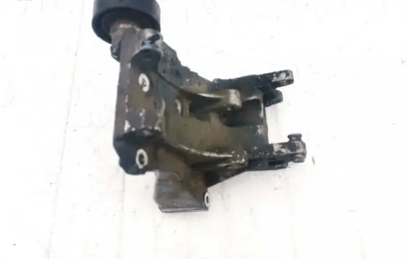 Peugeot 607 Engine mounting bracket 9643834880