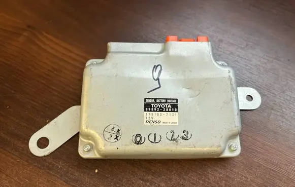Toyota Auris 150 Other control units/modules 8989228010