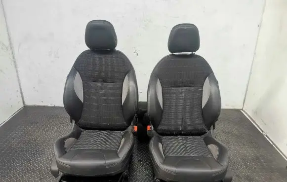 Peugeot 2008 I Seat set 