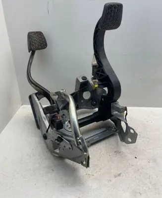Opel Signum Pedal assembly 180080012 214302