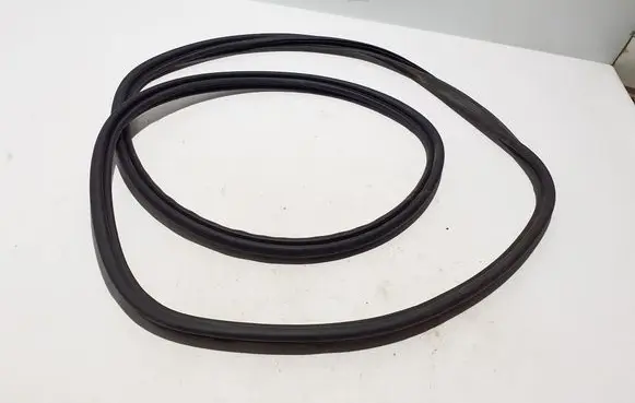 Renault Arkana Trunk rubber seal (body) 908306795R