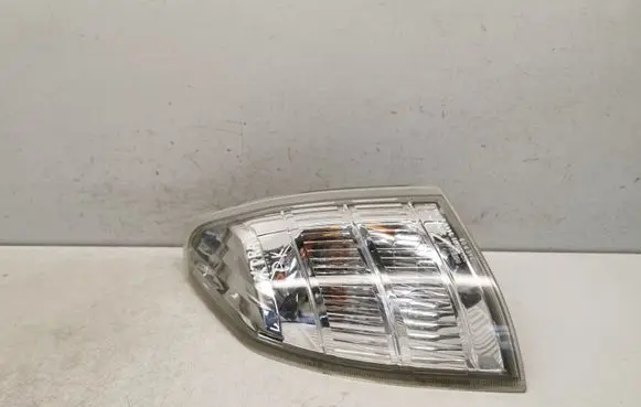 Nissan X-Trail T30 Front indicator light