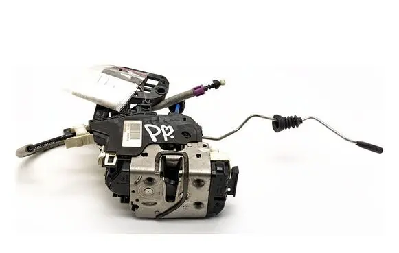 Mercedes-Benz A W176 Front door lock A1667200435