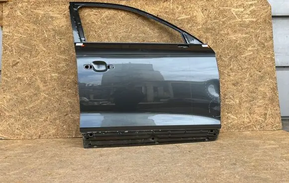 Audi Q5 SQ5 Front door C02969