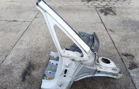 BMW 2 F46 Front quarter panel 