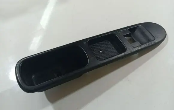 Peugeot 207 Front door window switch trim 