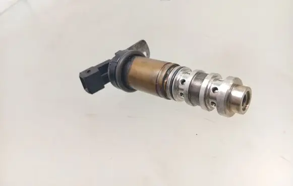 BMW 1 E81 E87 Camshaft vanos timing valve 7584115