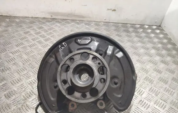 Mercedes-Benz GLC C253 Rear wheel hub A2055467480