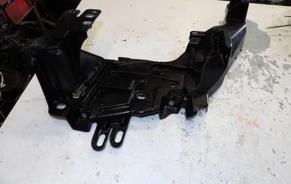Renault Megane III Headlight/headlamp mounting bracket 622232066R 8D95002