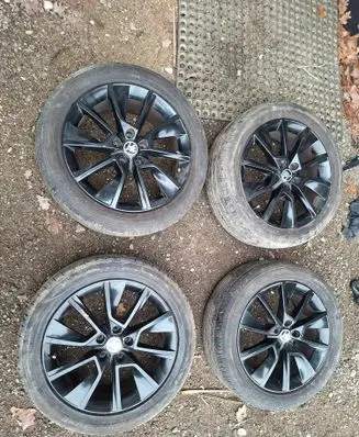 Skoda Karoq R18 alloy rim 57A601025L