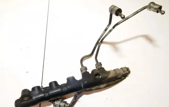 Toyota Avensis Verso Fuel main line pipe