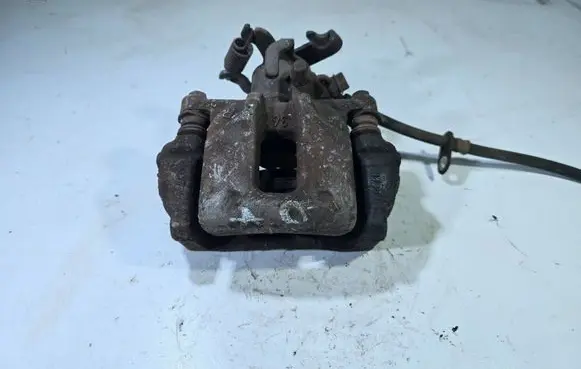 Toyota Auris E180 Rear brake caliper 0204L67276 L65186 4785002281