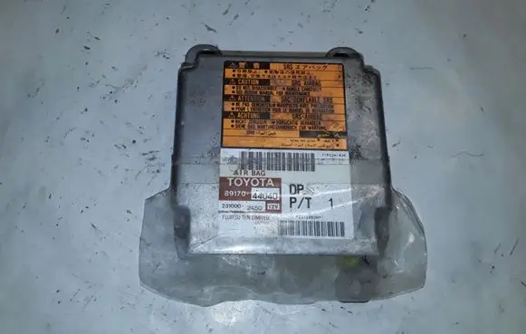 Toyota Avensis Verso Airbag control unit/module 8917044040 2310002450