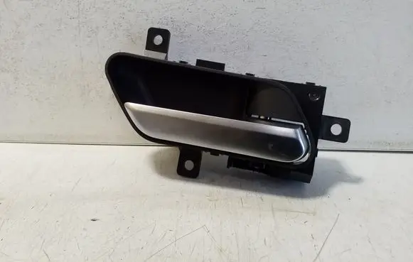 Nissan Qashqai J12 Rear door interior handle 806706UA0A