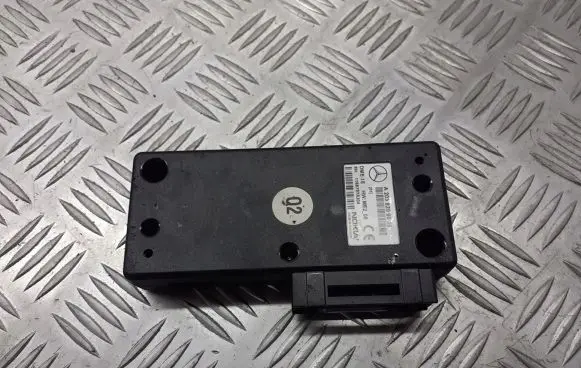 Mercedes-Benz C W203 Bluetooth control unit module A2038209926