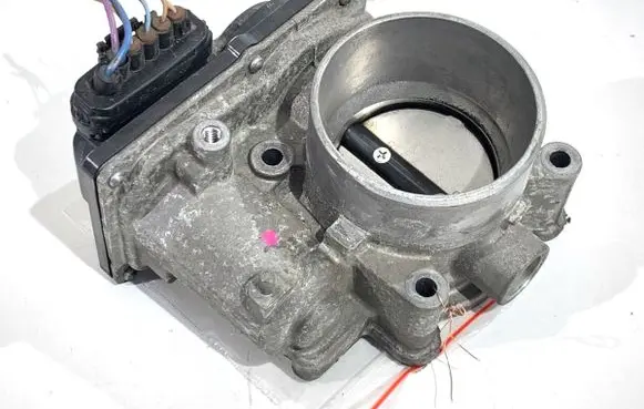 Mazda 3 II Engine shut-off valve PEAR13640K4238