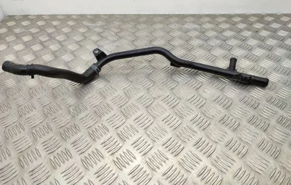 Volkswagen Golf VII Engine coolant pipe/hose 04C121070B