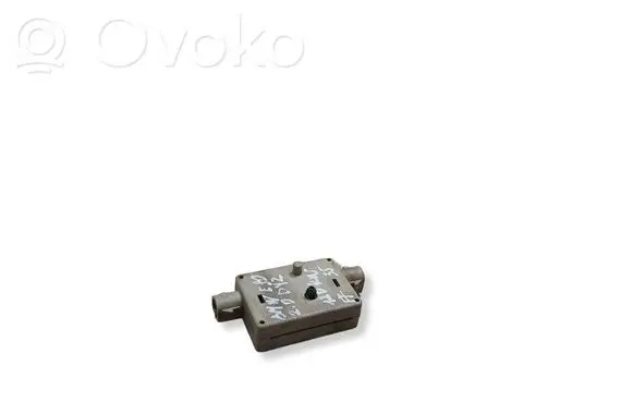 BMW 3 E90 E91 Aerial antenna amplifier 6990090 21367510 11836400