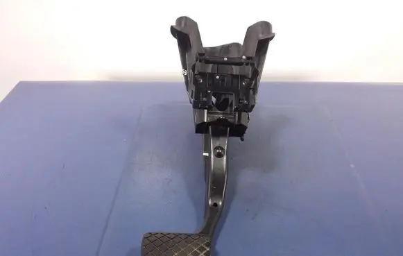 Volkswagen Golf VII Accelerator throttle pedal 5Q1723058BH