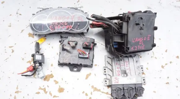 Renault Megane III Engine control unit/module ECU 237104817R