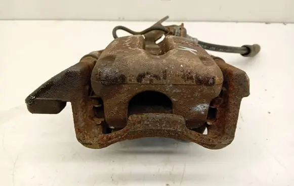 Volkswagen Jetta V Rear brake caliper
