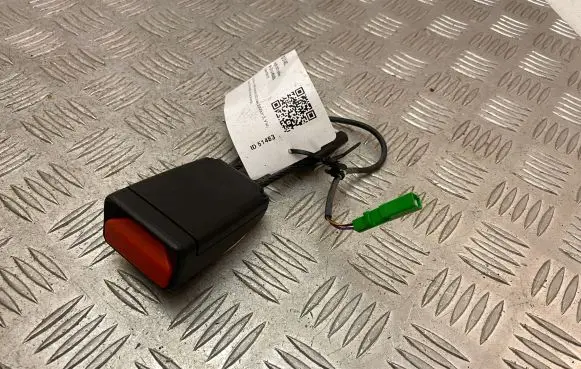Volvo XC60 Front seatbelt buckle 31369301