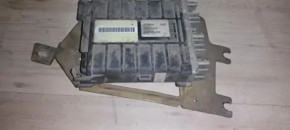 Volkswagen PASSAT B3 Engine control unit/module 0261200261 443907311b