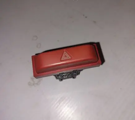 Nissan X-Trail T30 Hazard light switch 06016
