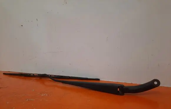 Volvo S80 Front wiper blade arm 9484615