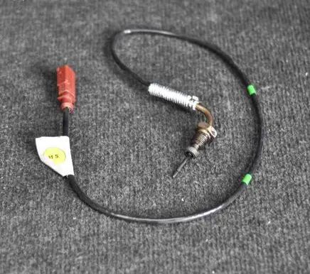 Volkswagen Jetta VI Oil temperature sensor 04L906088DK
