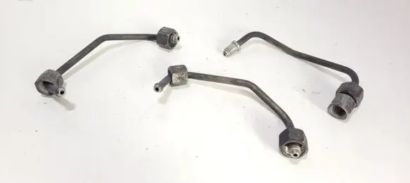 Fuel injector supply line/pipe