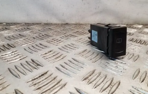 Volkswagen PASSAT B5 Windscreen/window heater switch 3B0959621B