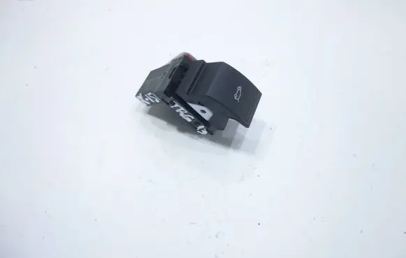 Tailgate opening switch
