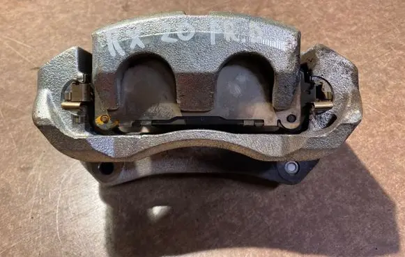 Lexus RX 450H Front brake caliper 4773048180